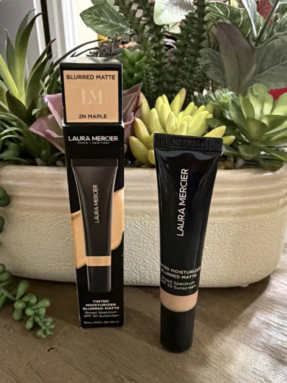 Laura Mercier Tinted Moisturizer Blurred Matte SPF 30 2N Maple - NIB